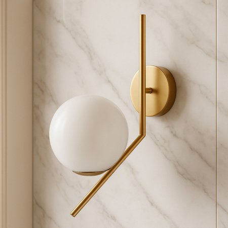 Lampa ścienna złota metalowa z mlecznym kloszem ozdobna szklana kula E27 kinkiet design