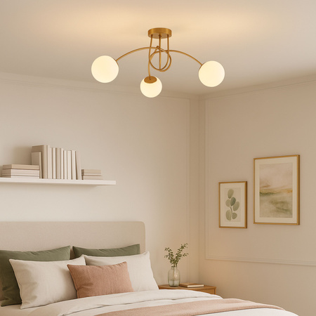 Lampa sufitowa złota metalowa z 3 mlecznymi kloszami ozdobna E27 design