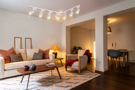 Oświetlenie szynowe białe 4x lampa GU10 + 2x szyna 1m