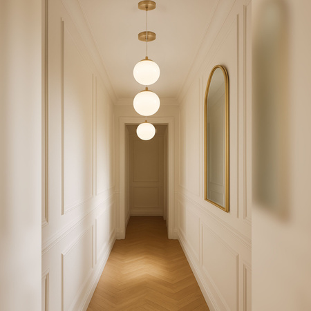 Lampa sufitowa złota metalowa z mlecznym kloszem ozdobna szklana kula E27