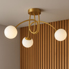 Lampa sufitowa złota metalowa z 3 mlecznymi kloszami ozdobna E27 design