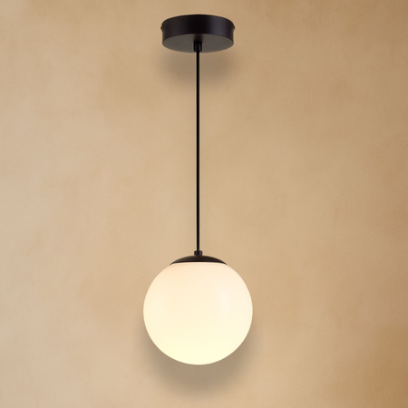 Lampa sufitowa czarna metalowa z mlecznym kloszem ozdobna szklana kula E27