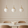 Lampa wisząca ze szkła opalowego Kula biała złota E27