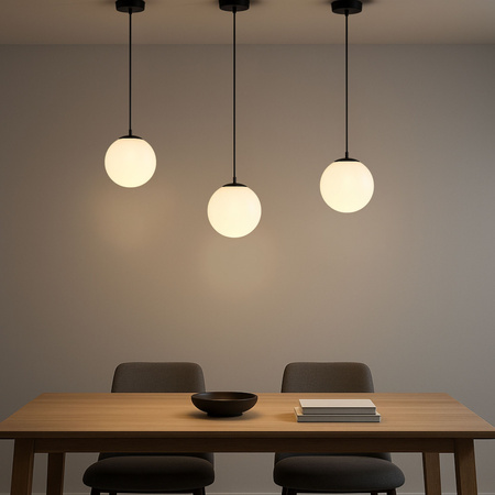 Lampa sufitowa czarna metalowa z mlecznym kloszem ozdobna szklana kula E27