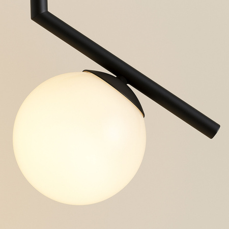 Lampa sufitowa czarna metalowa z mlecznym kloszem ozdobna szklana kula E27 design