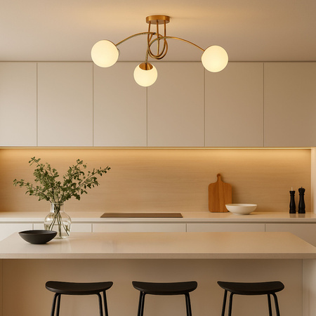 Lampa sufitowa złota metalowa z 3 mlecznymi kloszami ozdobna E27 design