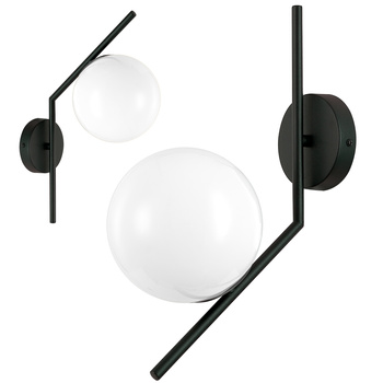 Lampa ścienna czarna metalowa z mlecznym kloszem ozdobna szklana kula E27 kinkiet design