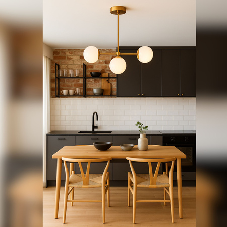 Lampa sufitowa złota metalowa z 3 mlecznymi kloszami ozdobna E27