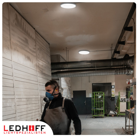 Lampa przemysłowa LED HighBay UFO 150W 3 barwy światła na magazyn halę